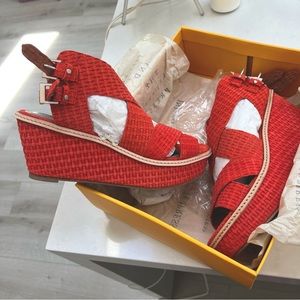 New Anthropologie suede coral platform sandals from Pilcro & the Press size 8.5